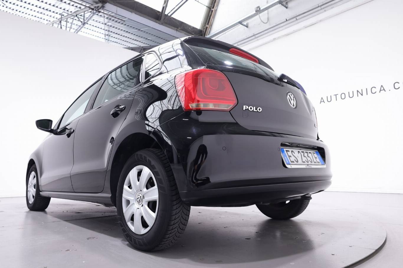 VOLKSWAGEN Polo 32