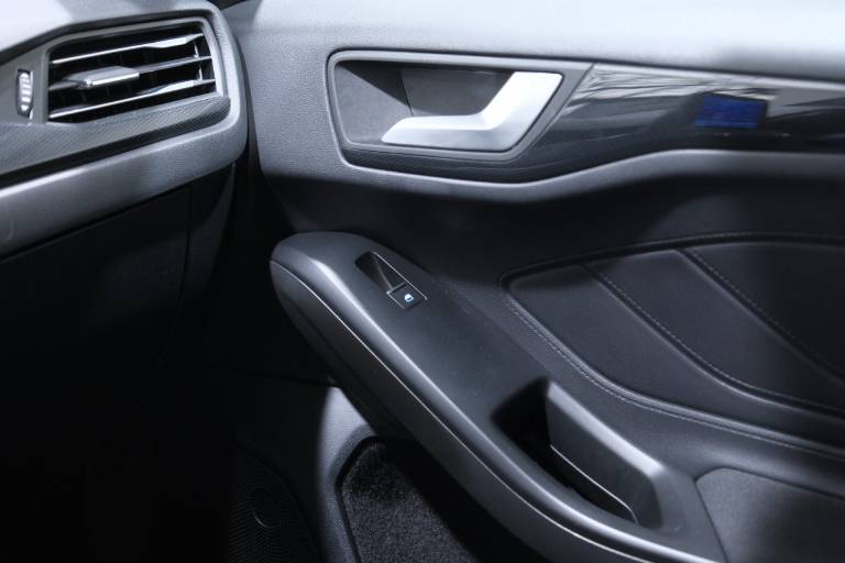 FORD Focus 34