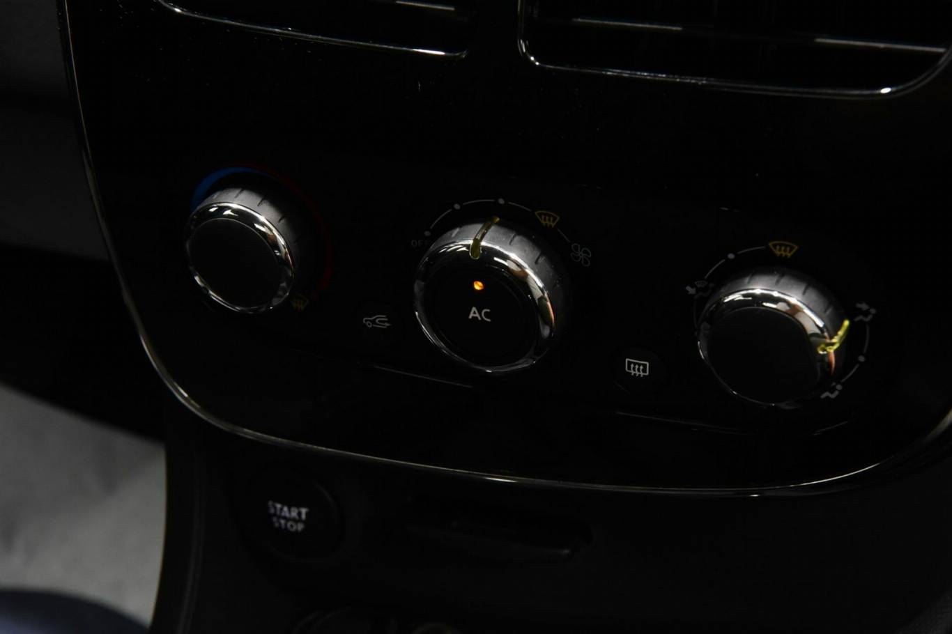 RENAULT Clio 36