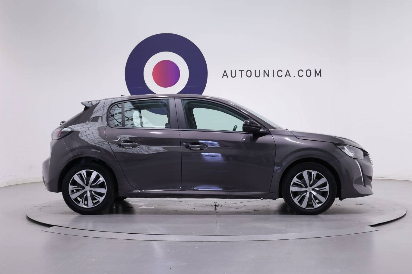 PEUGEOT 208 4