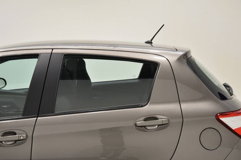 TOYOTA Yaris 50