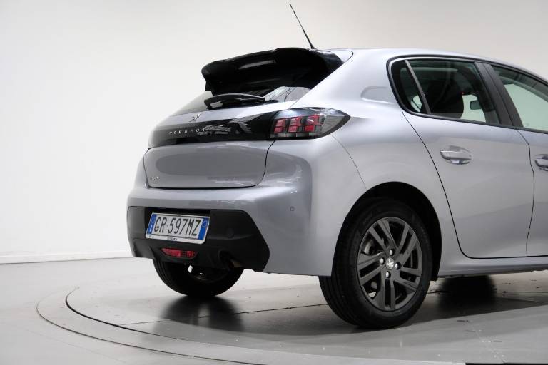 PEUGEOT 208 51