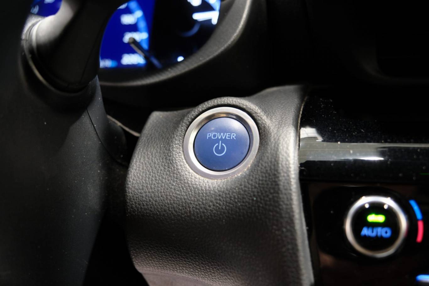 TOYOTA Yaris Cross 27