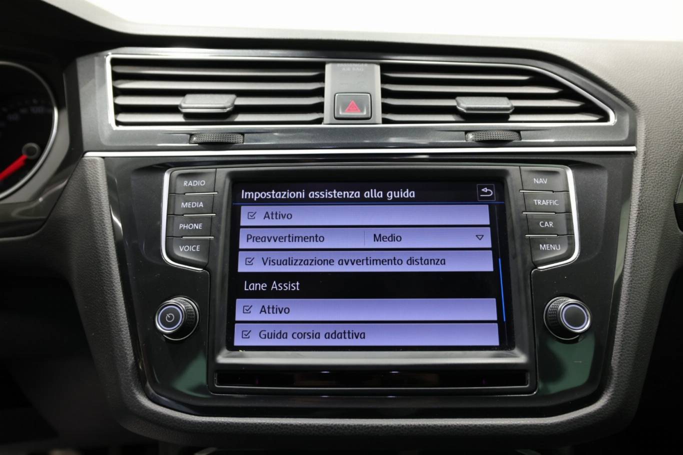 VOLKSWAGEN Tiguan 28