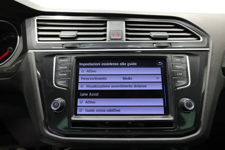 VOLKSWAGEN Tiguan 28