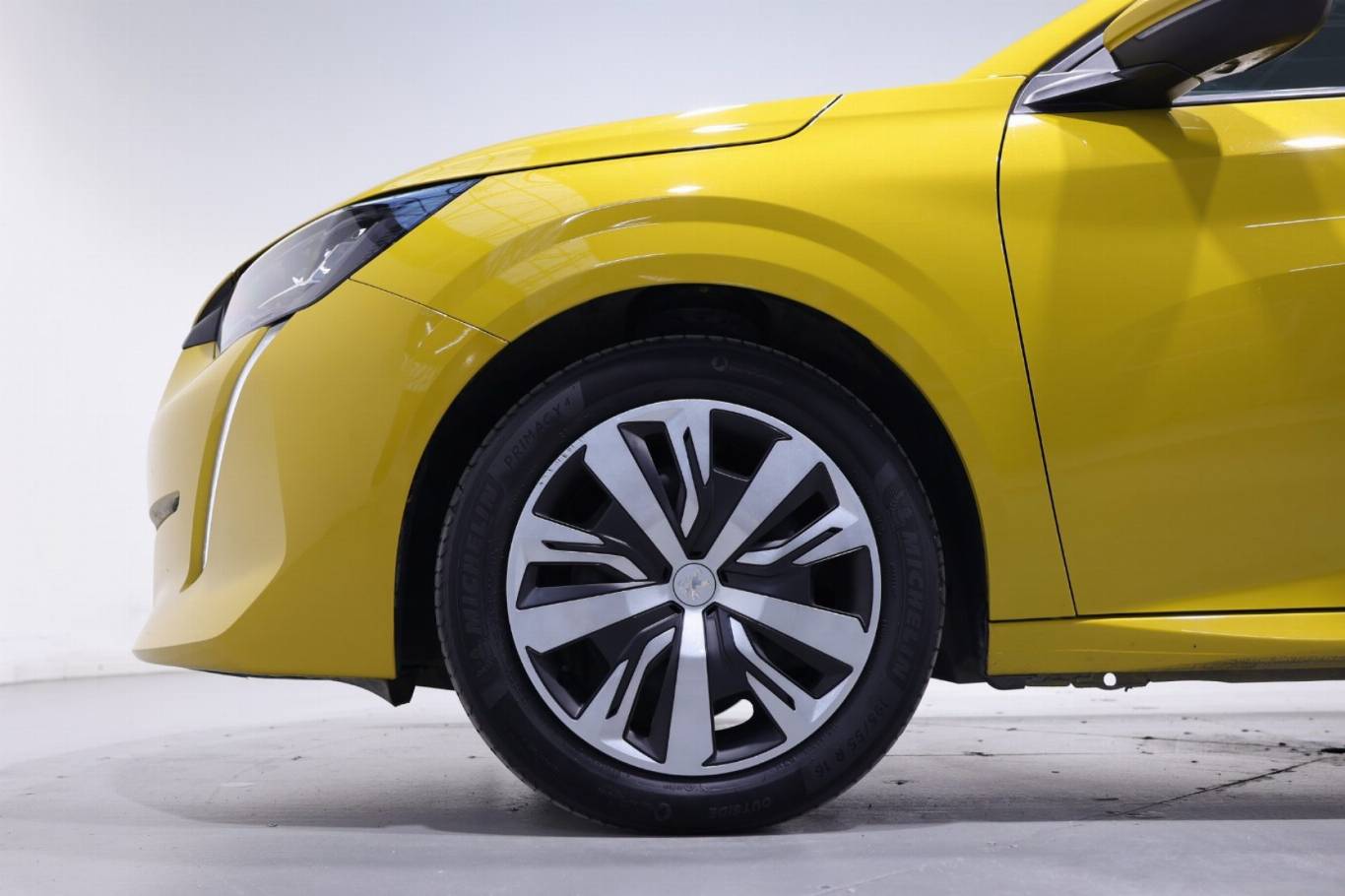 PEUGEOT 208 19