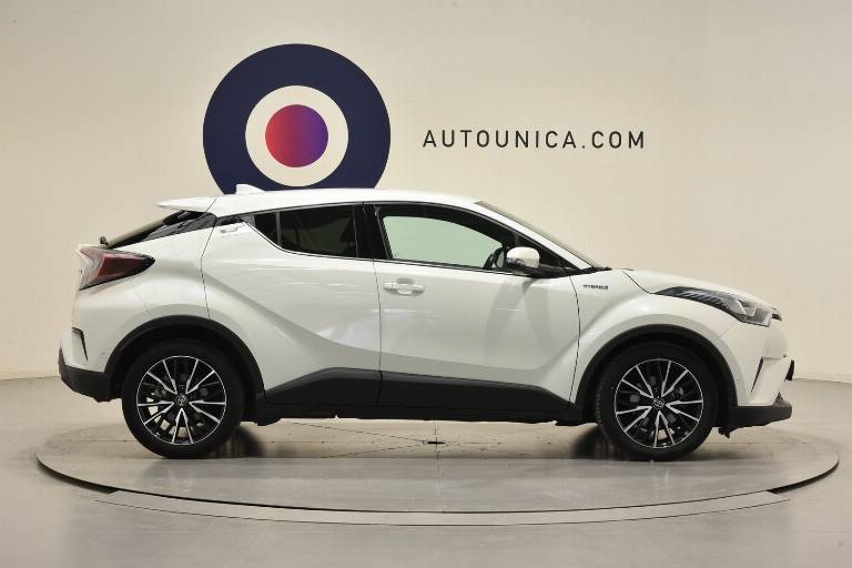 TOYOTA C-HR 31