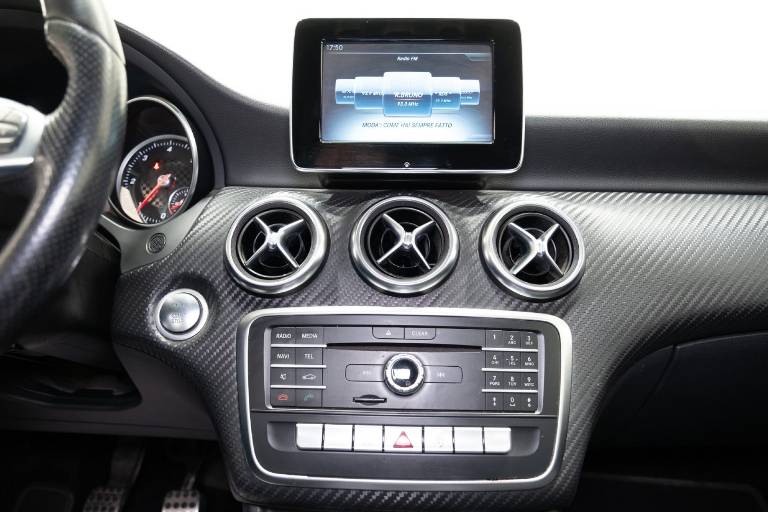 MERCEDES-BENZ A 180 9