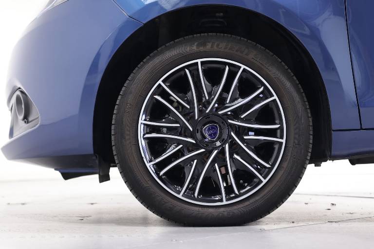 LANCIA Ypsilon 8
