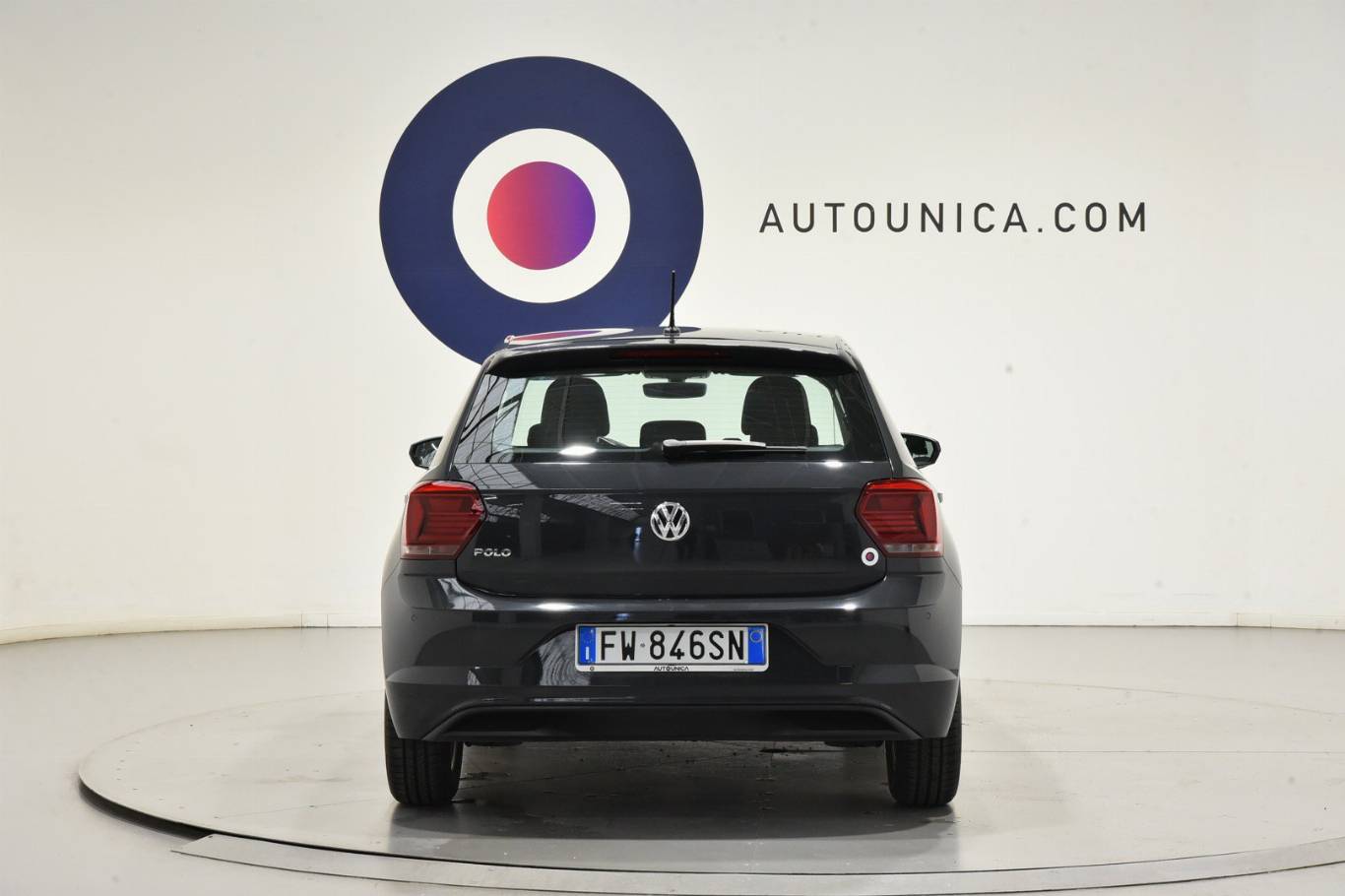 VOLKSWAGEN Polo 5
