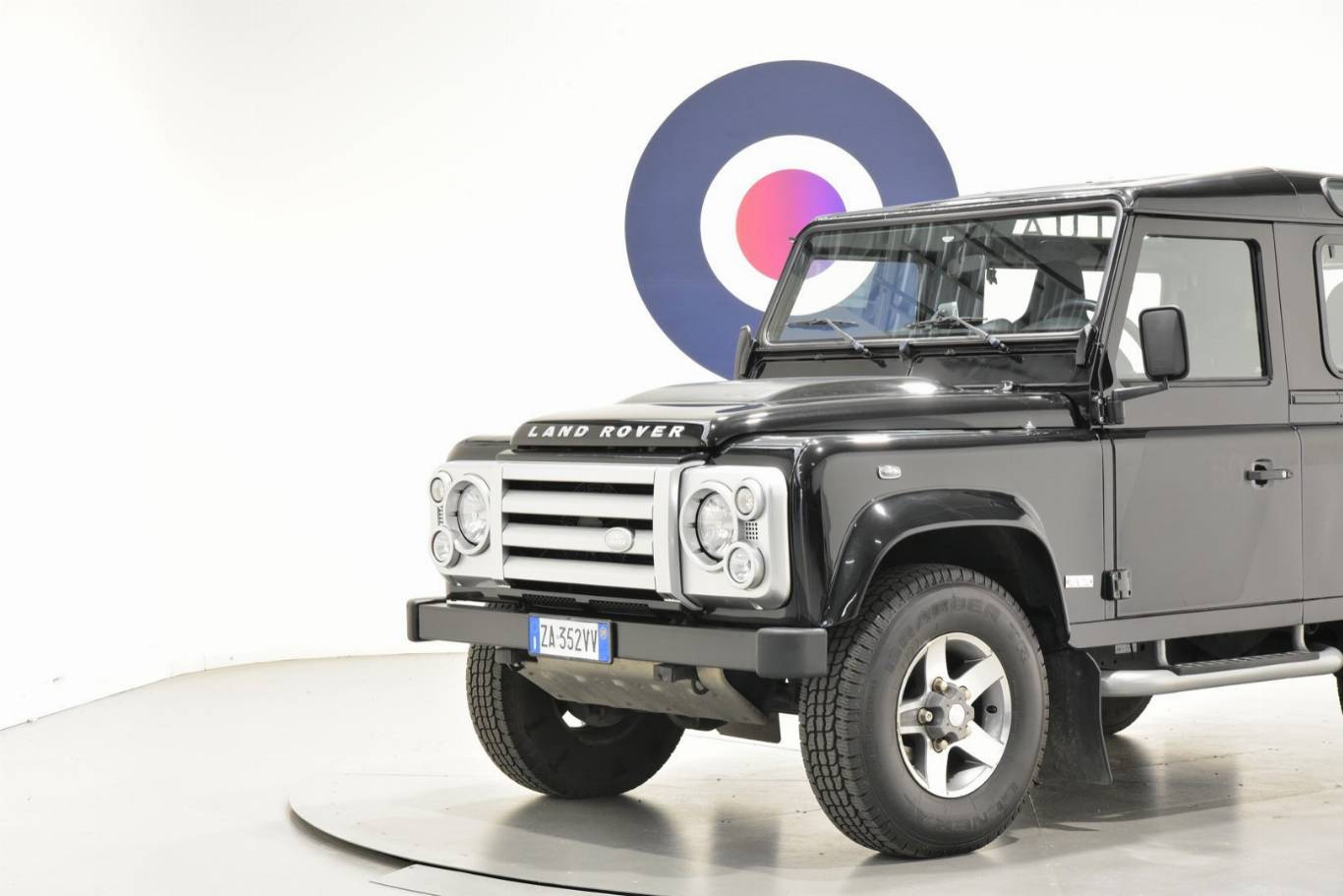 LAND ROVER Defender 36