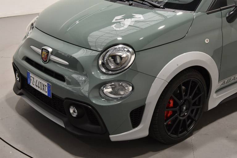 ABARTH 695 52