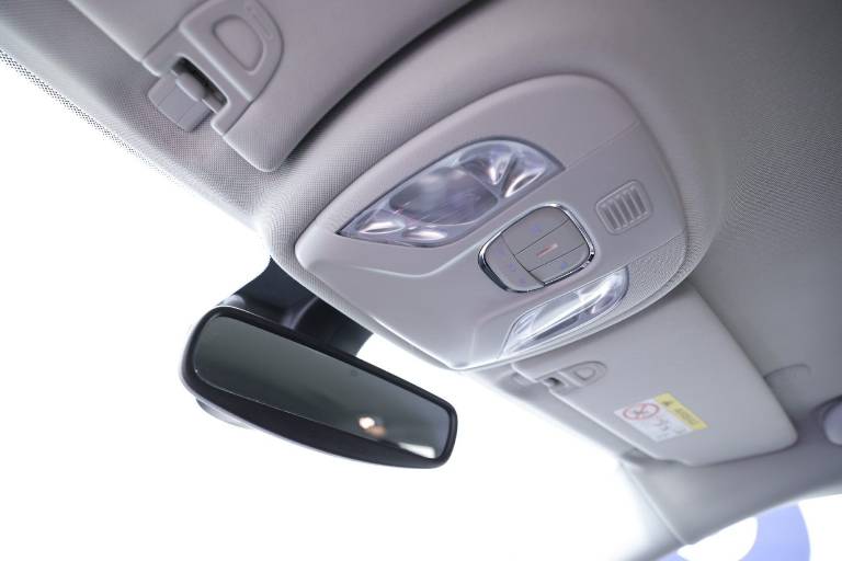 JEEP Compass 32