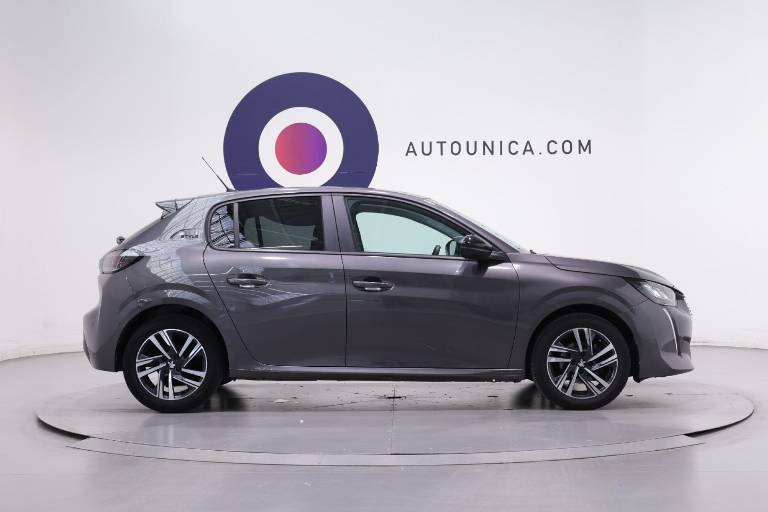 PEUGEOT 208 4