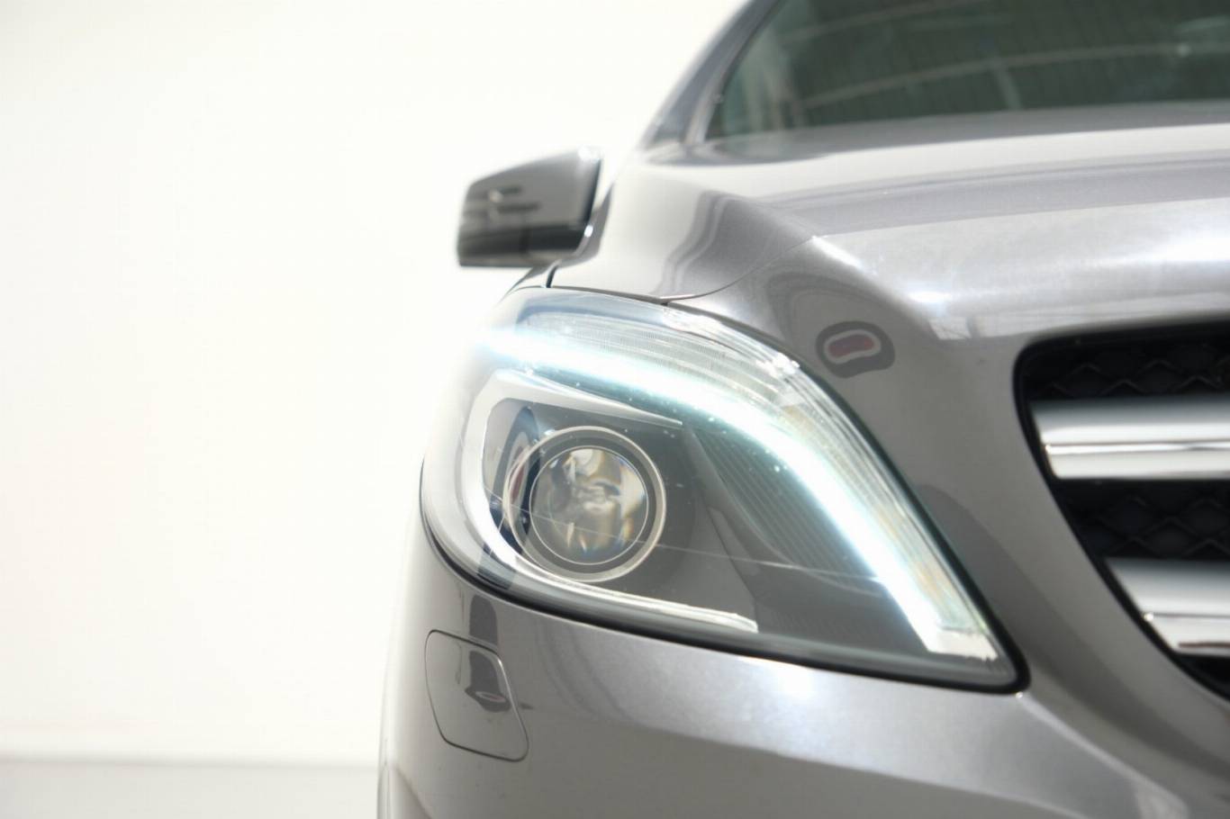 MERCEDES-BENZ B 180 13