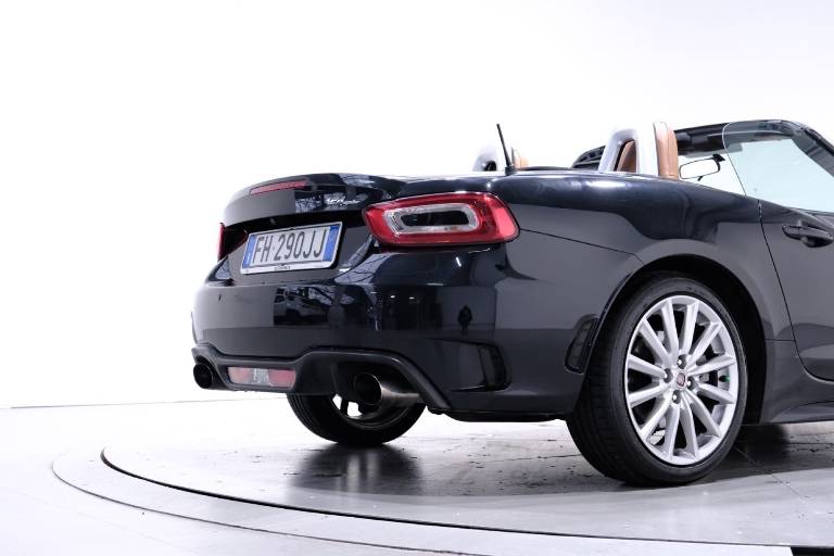 FIAT 124 Spider 52