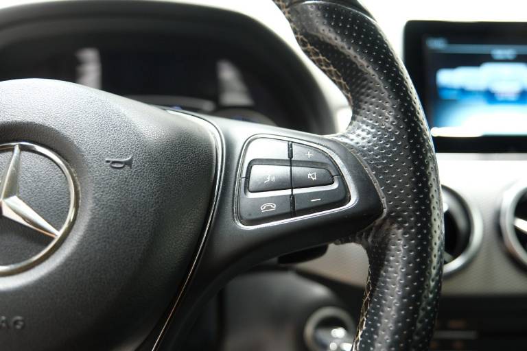MERCEDES-BENZ B 180 19