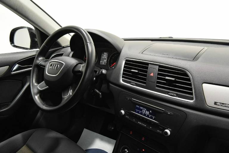 AUDI Q3 26