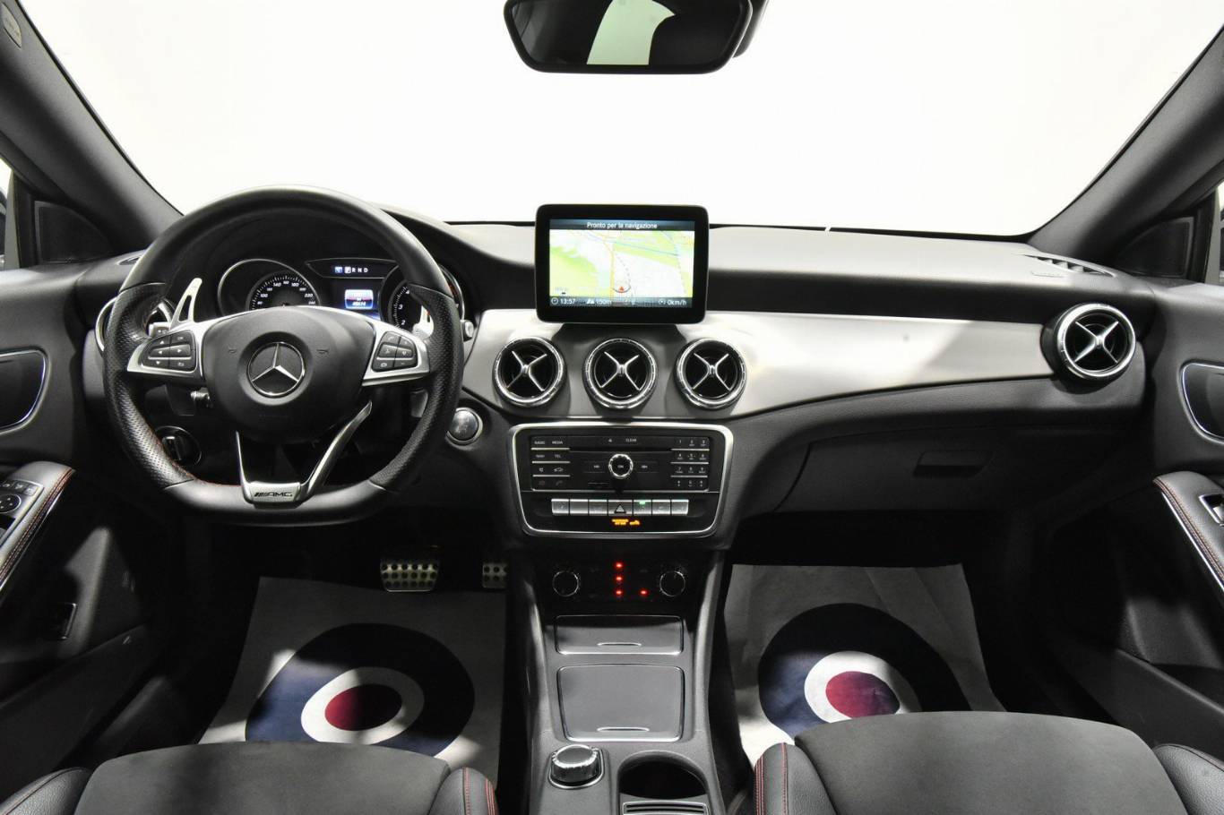 MERCEDES-BENZ CLA 180 22