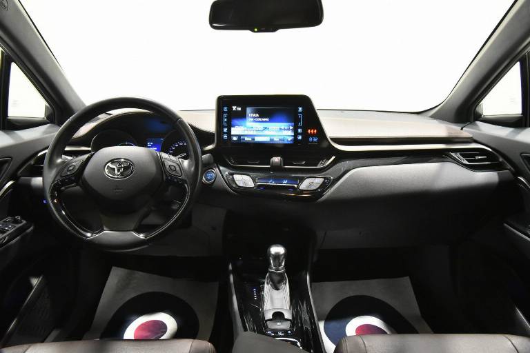 TOYOTA C-HR 22