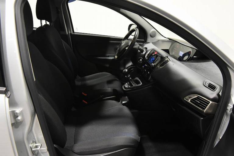 LANCIA Ypsilon 21