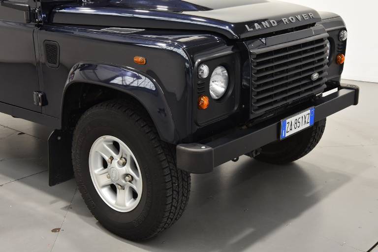 LAND ROVER Defender 39