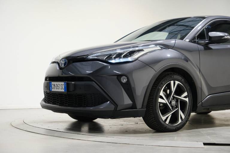 TOYOTA C-HR 11
