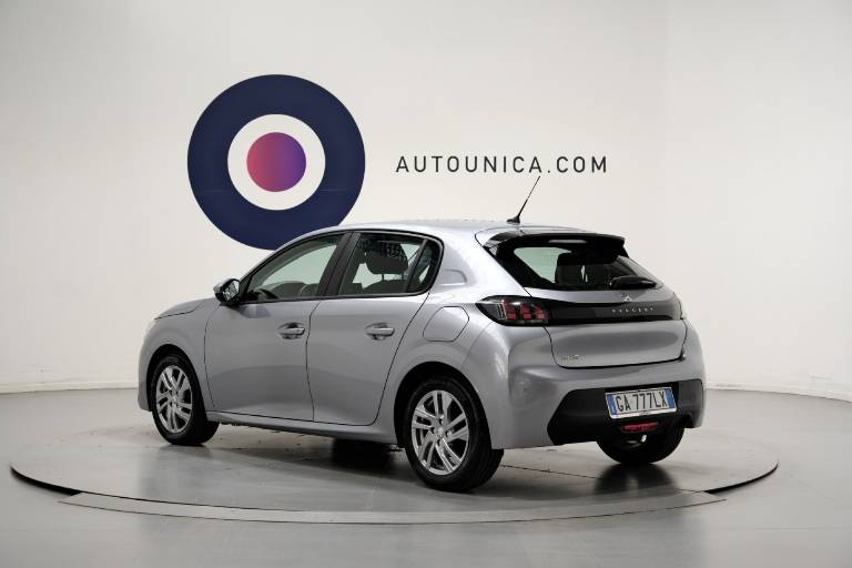PEUGEOT 208 17