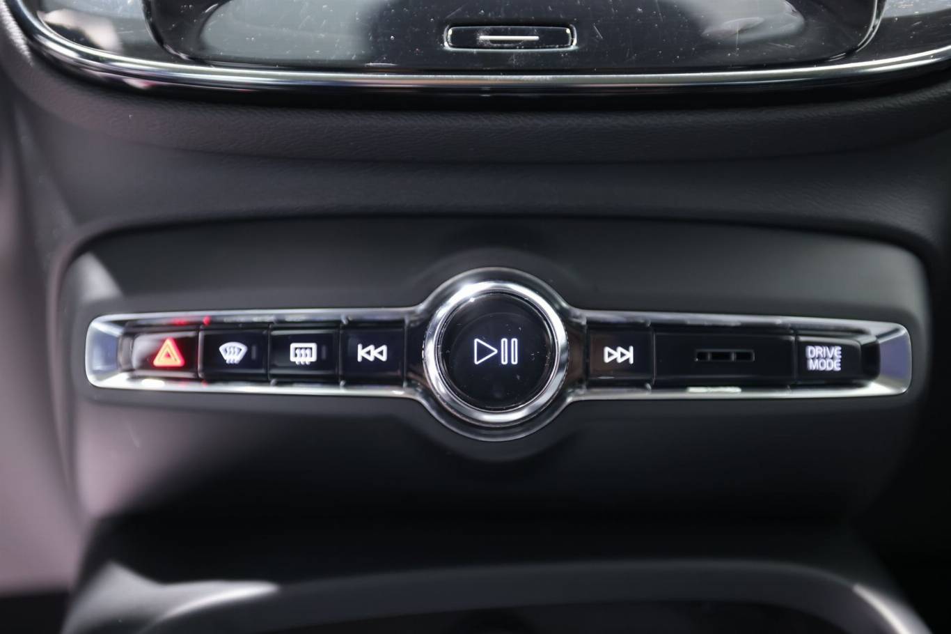 VOLVO XC40 27