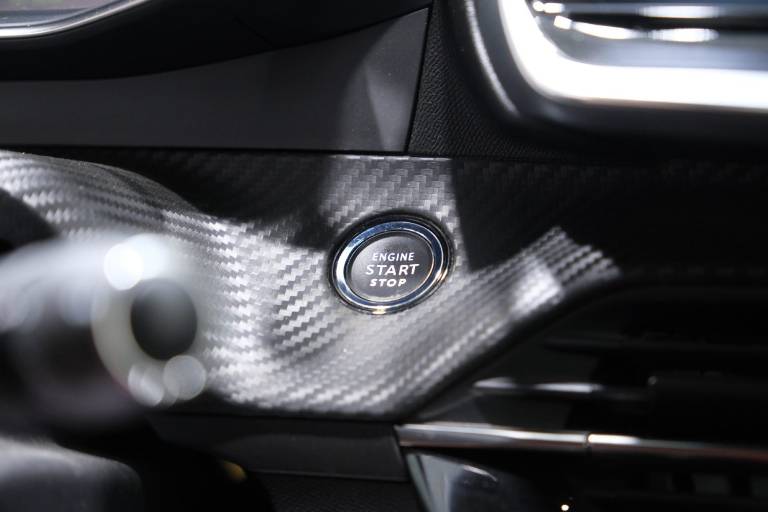 PEUGEOT 208 28