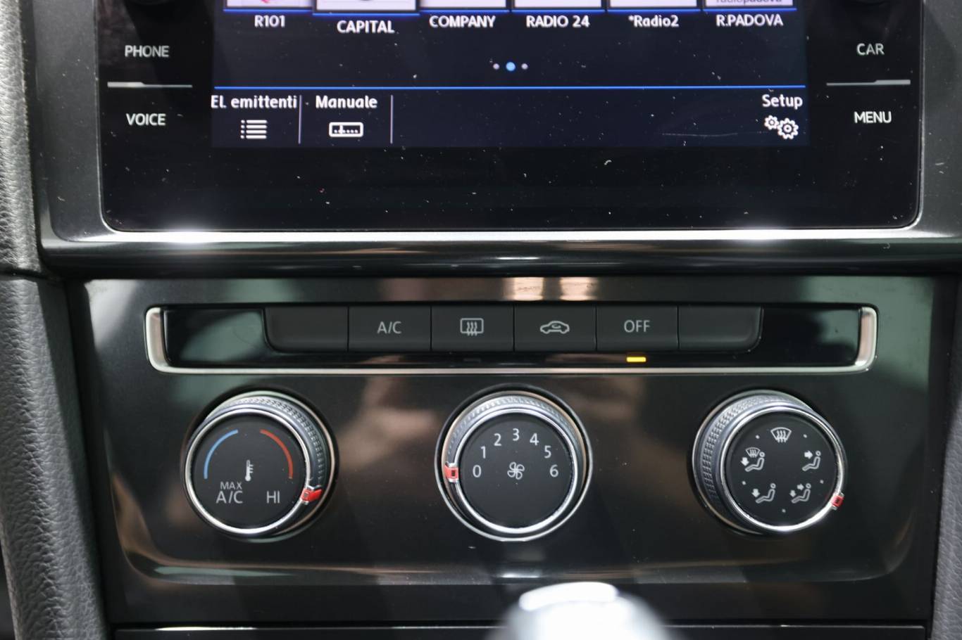 VOLKSWAGEN Golf 31
