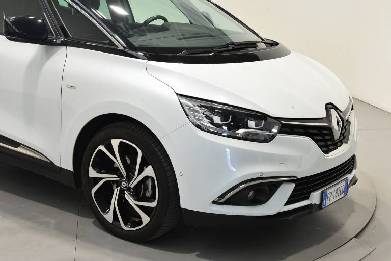 RENAULT Scenic 20