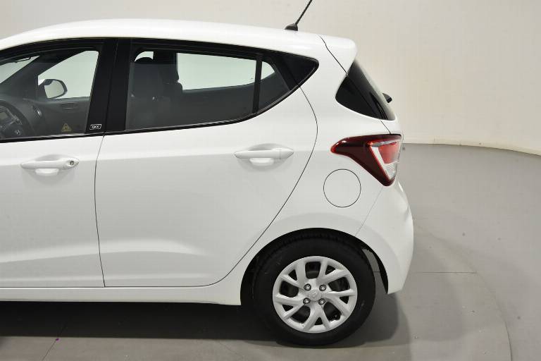 HYUNDAI I10 43