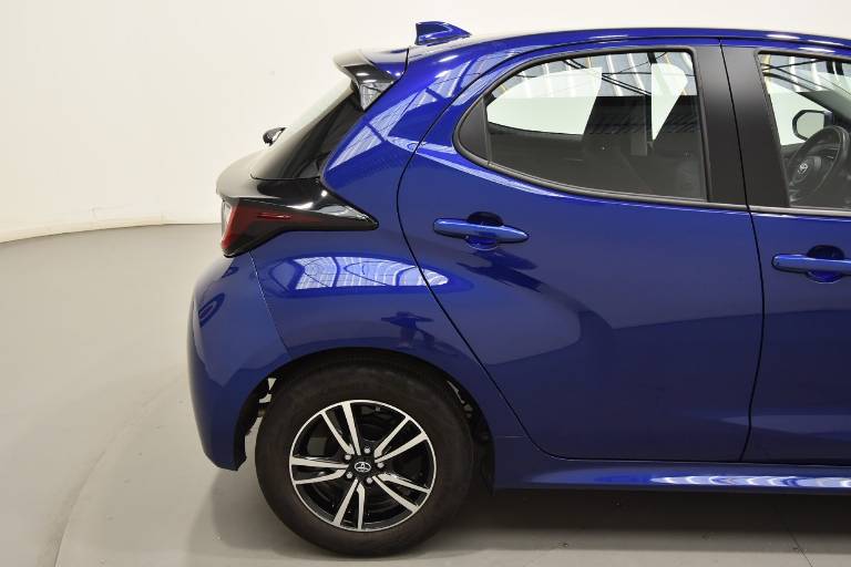 TOYOTA Yaris 46