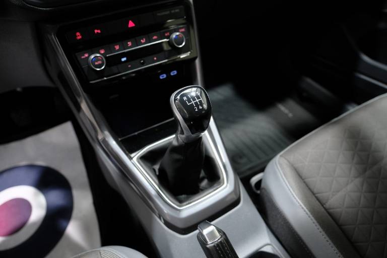 VOLKSWAGEN T-Cross 29