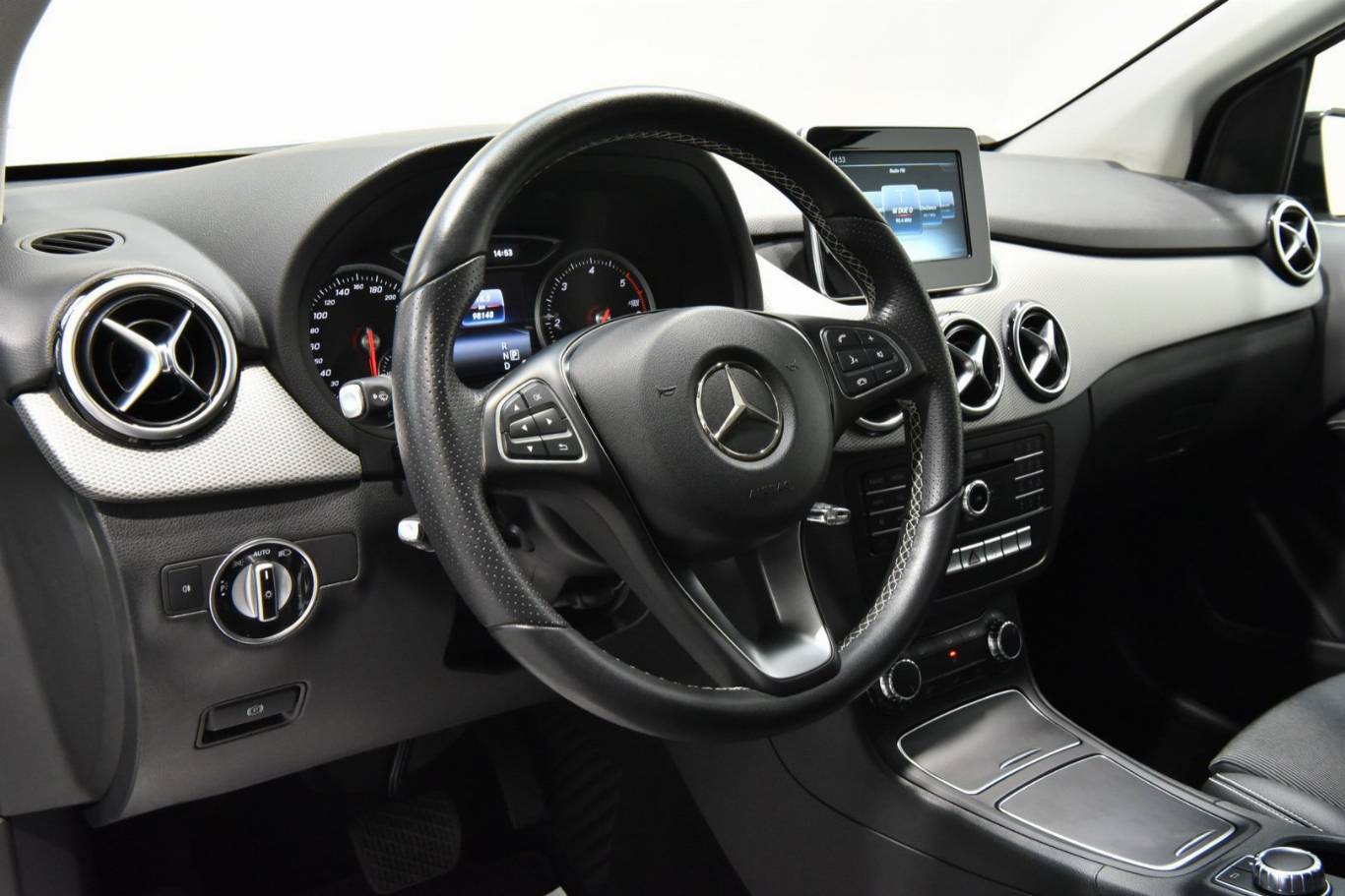 MERCEDES-BENZ B 200 3