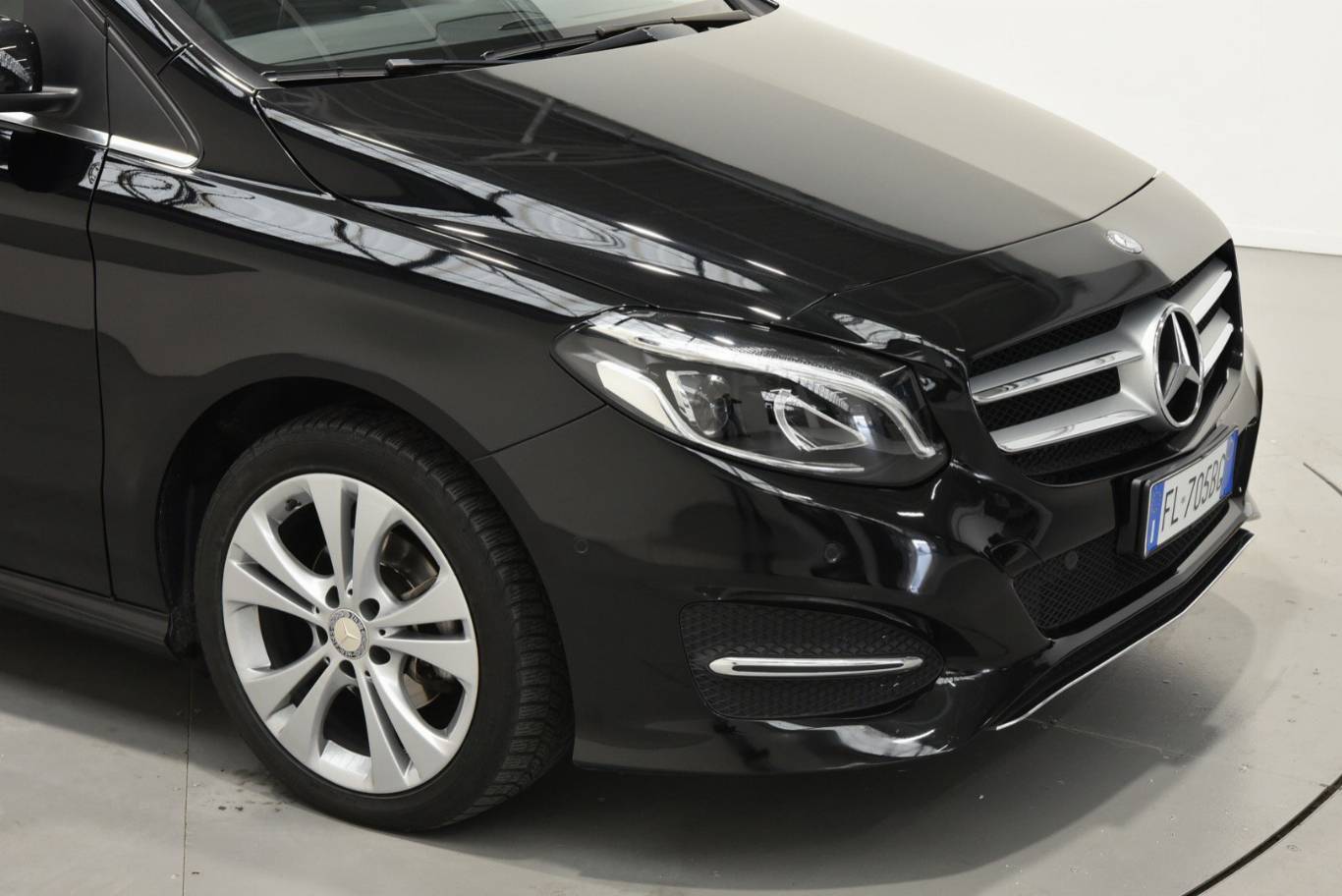 MERCEDES-BENZ B 180 48