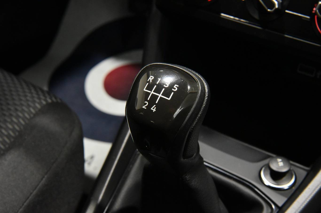 VOLKSWAGEN T-Cross 24