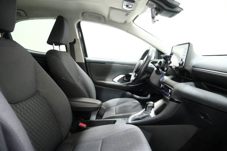TOYOTA Yaris 58