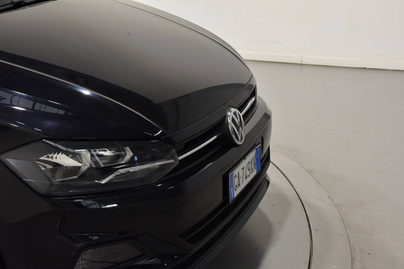 VOLKSWAGEN Polo 36