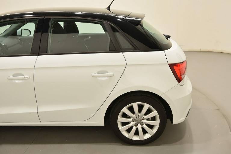 AUDI A1 46