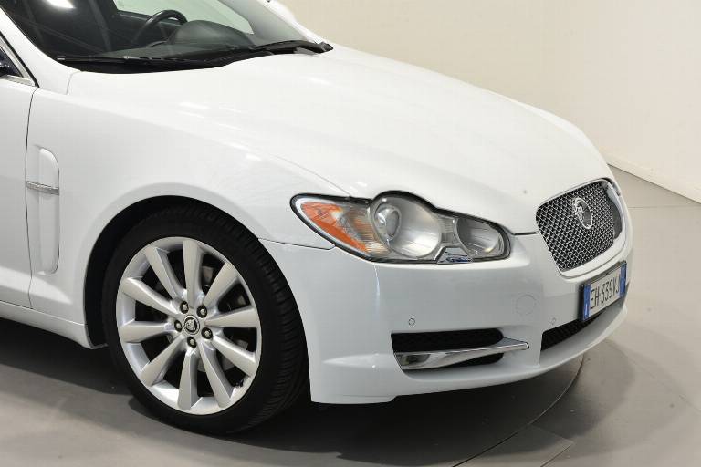 JAGUAR XF 19