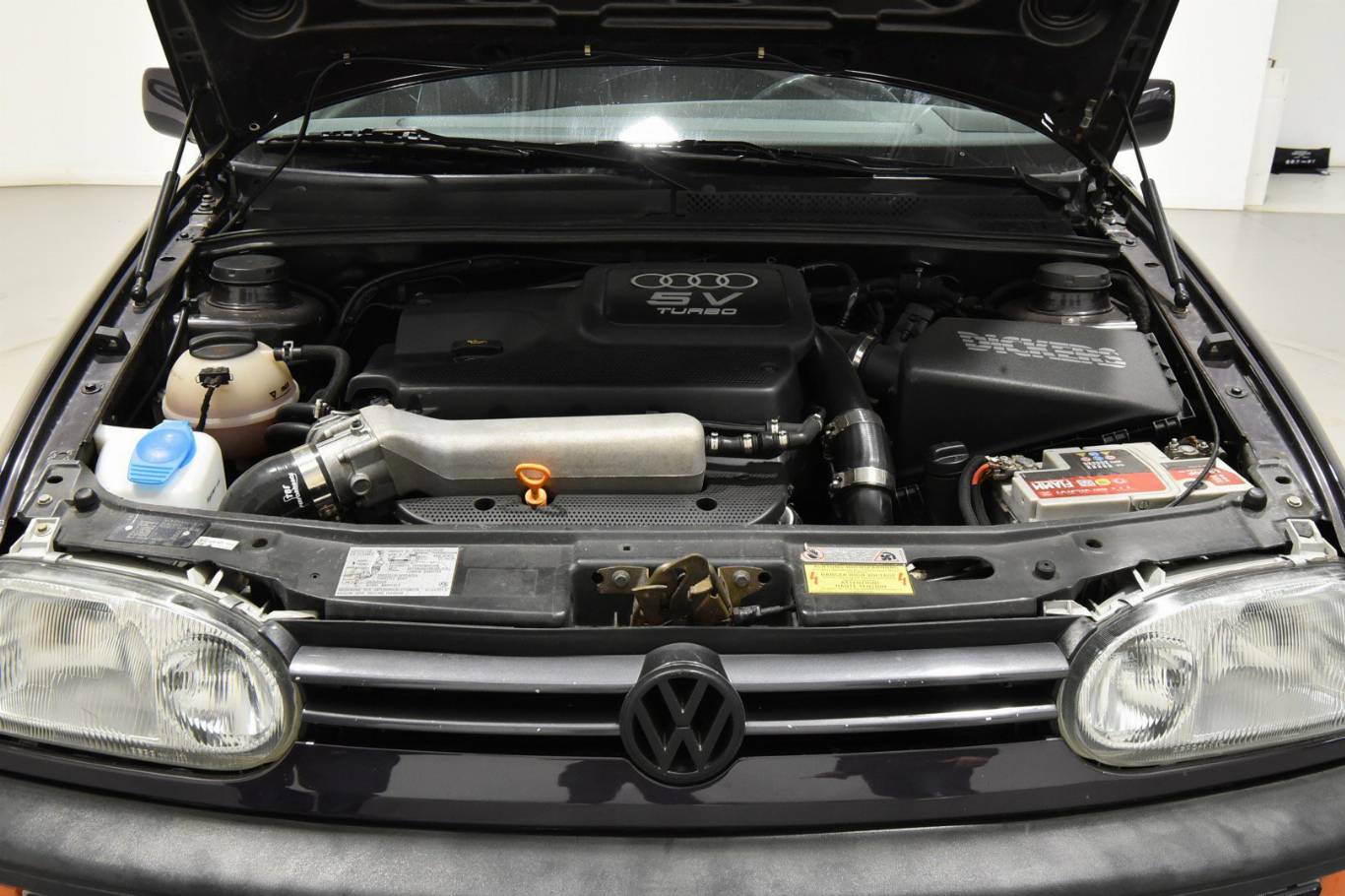 VOLKSWAGEN Golf 32