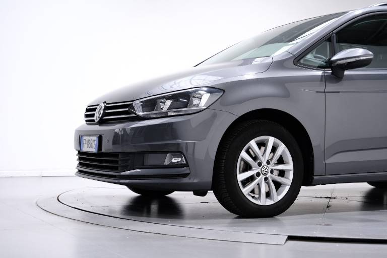 VOLKSWAGEN Touran 51