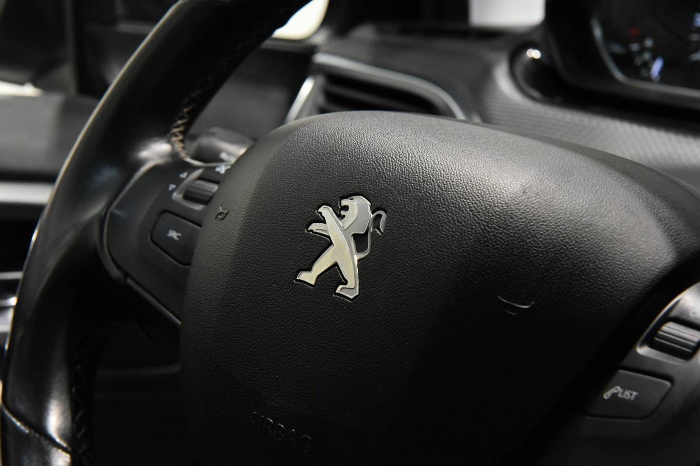 PEUGEOT 2008 21