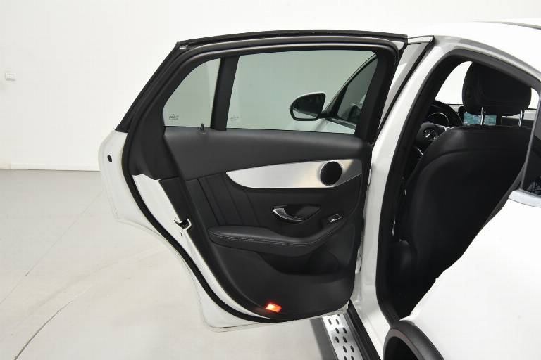 MERCEDES-BENZ GLC 250 37