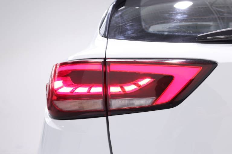 MG ZS 49