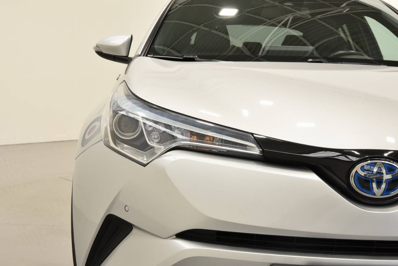 TOYOTA C-HR 16