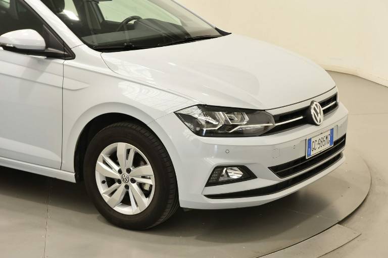 VOLKSWAGEN Polo 20