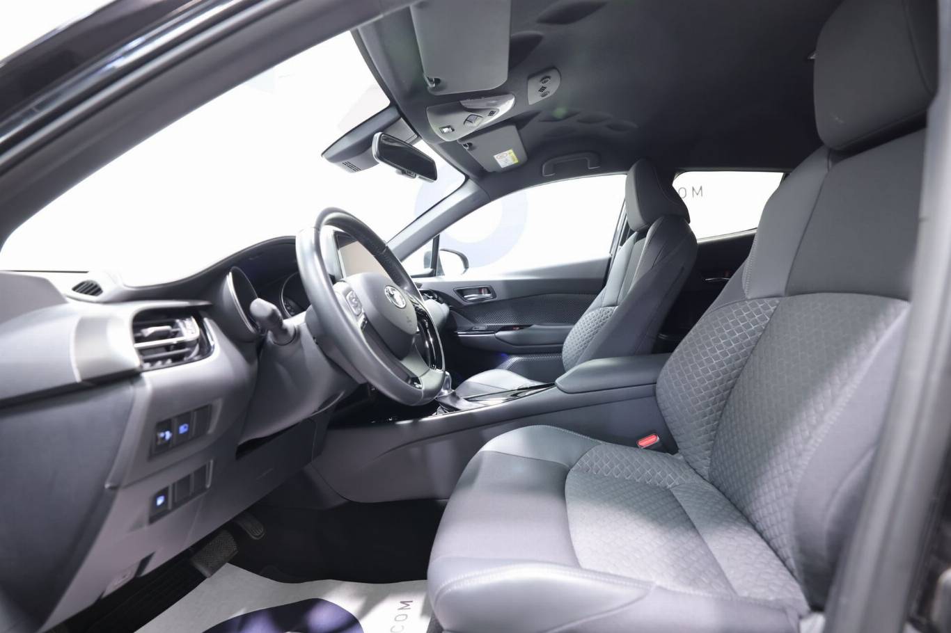 TOYOTA C-HR 6